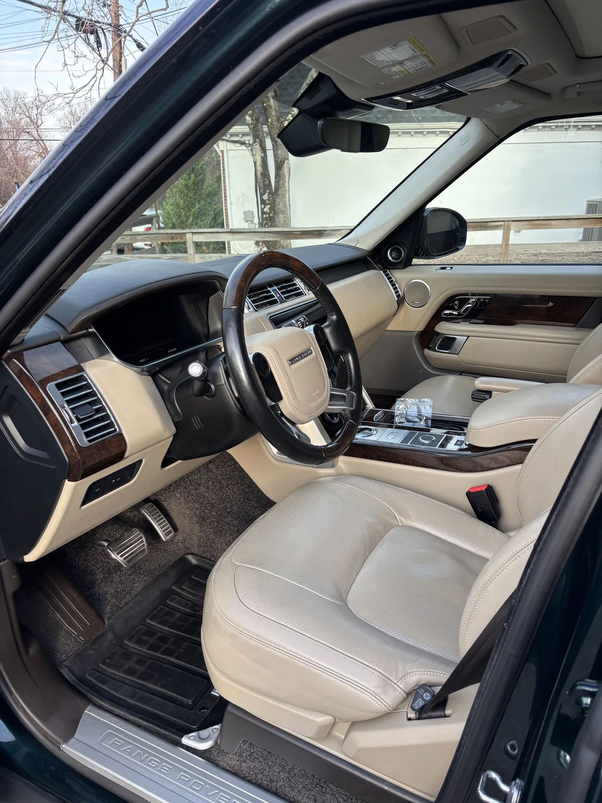 Range Rover Autobiography luxury interior steam cleaned and conditioned by CleanWorx